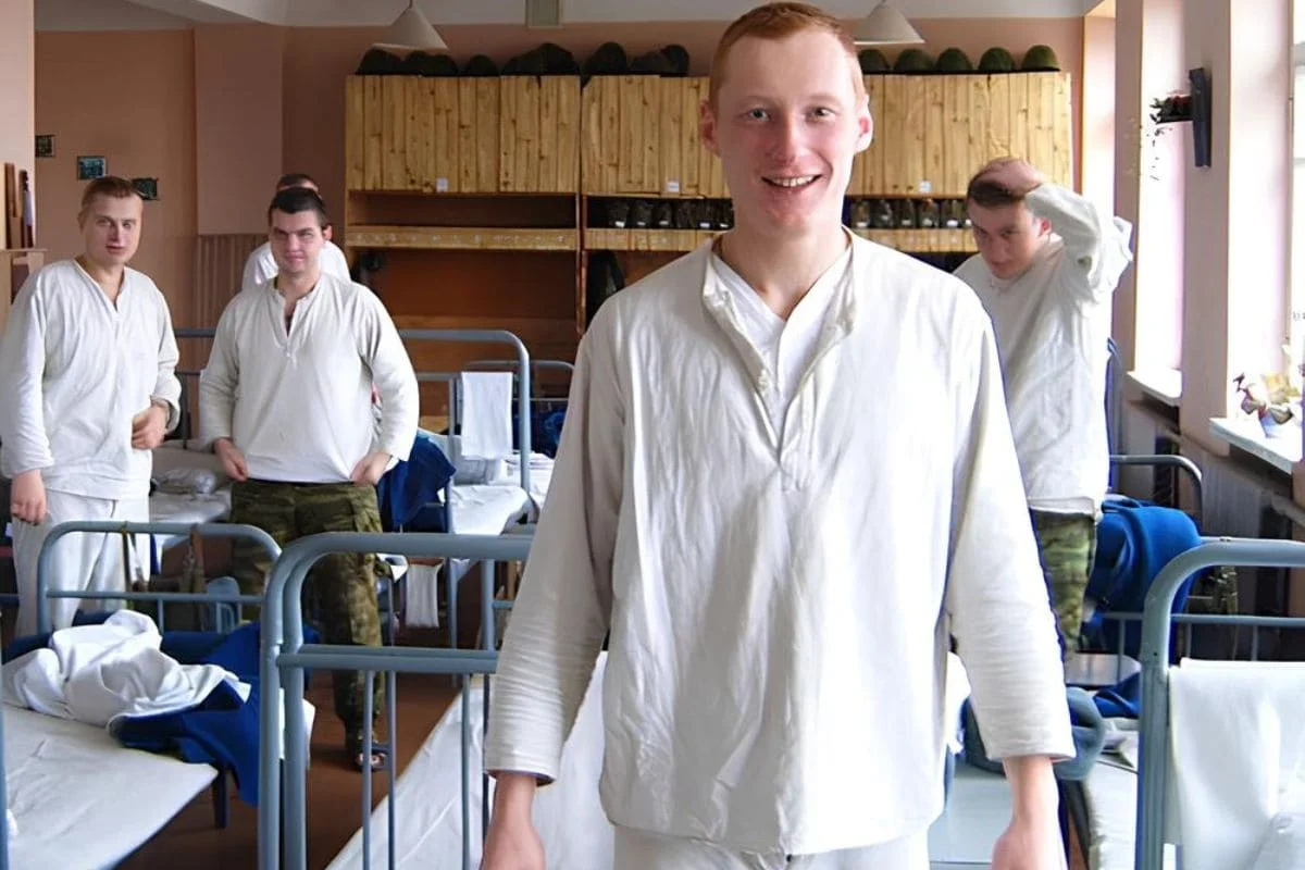 Soviet Army soldiers in barracks wearing beluga underwear, USSR military life during Cold Wa