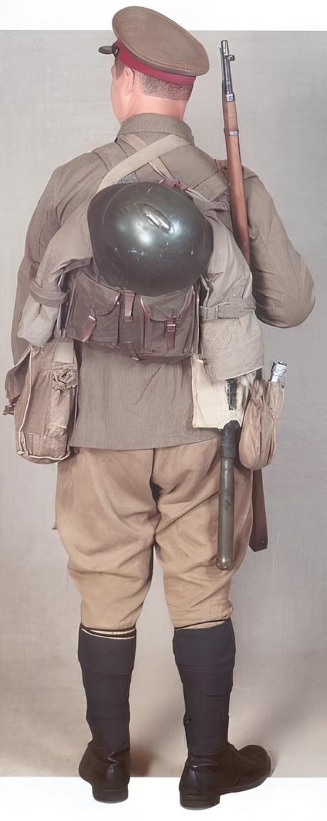 Rear view of Red Army junior sergeant infantry uniform with equipment, 1941
