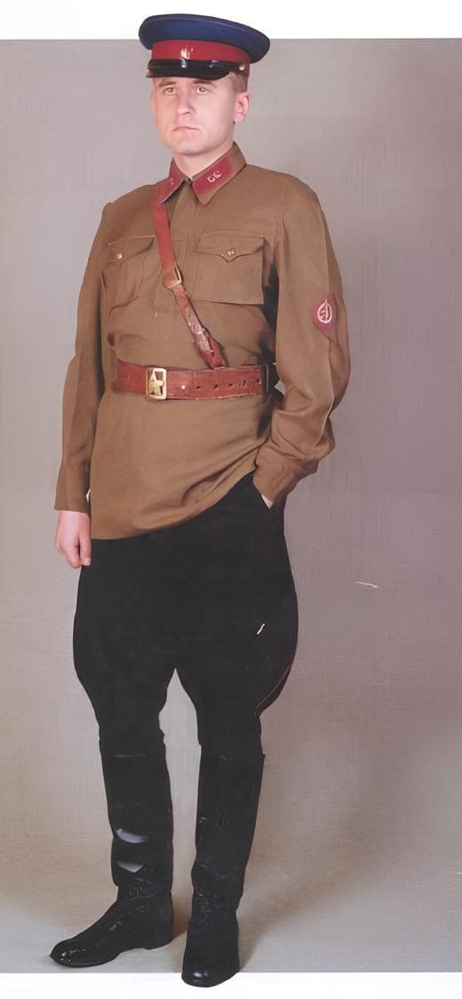 NKVD State Security sergeant wearing service uniform, 1937–1943