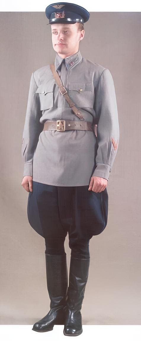 Red Army Air Force lieutenant in daily uniform, 1940–1941
