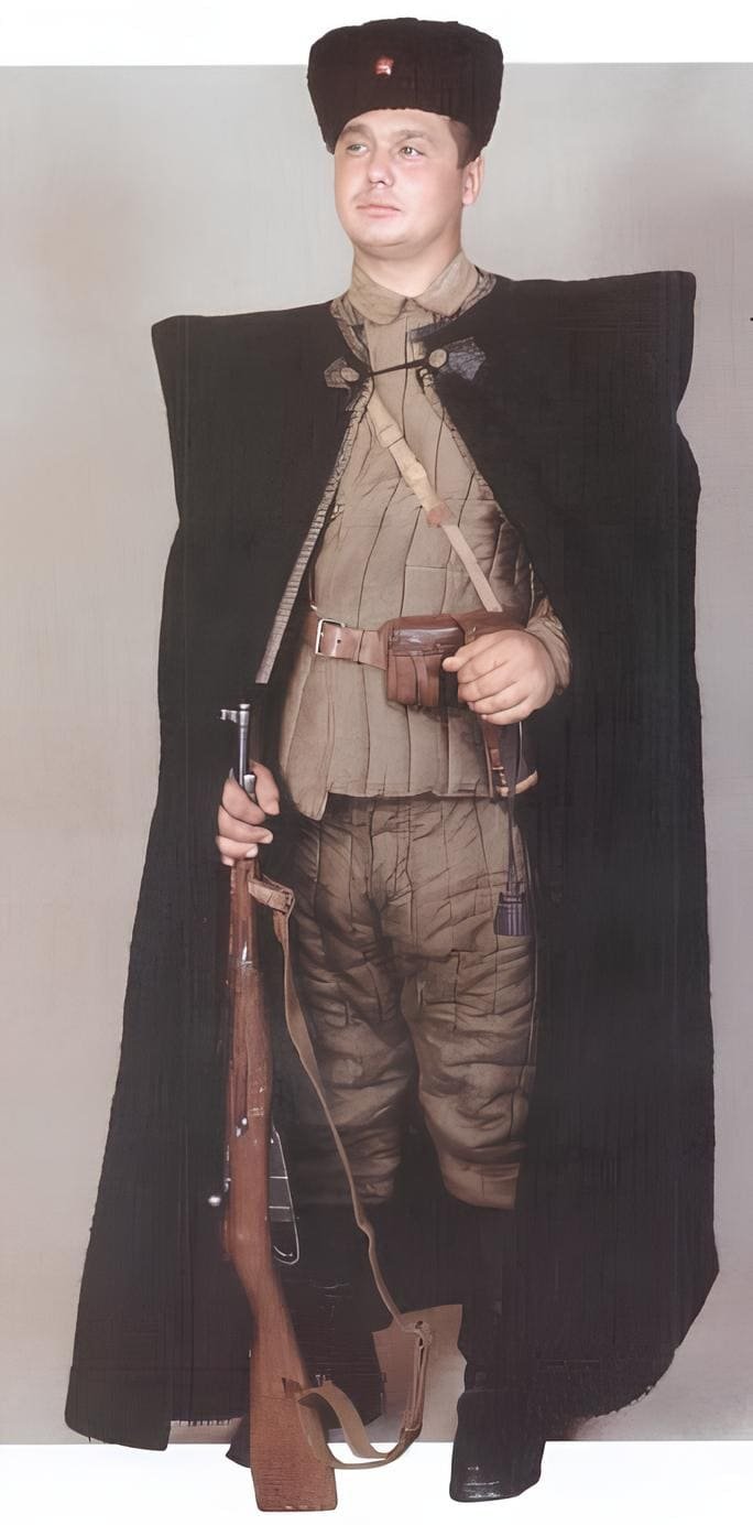 Red Army cavalry soldier wearing mounted troops uniform, 1941–1942