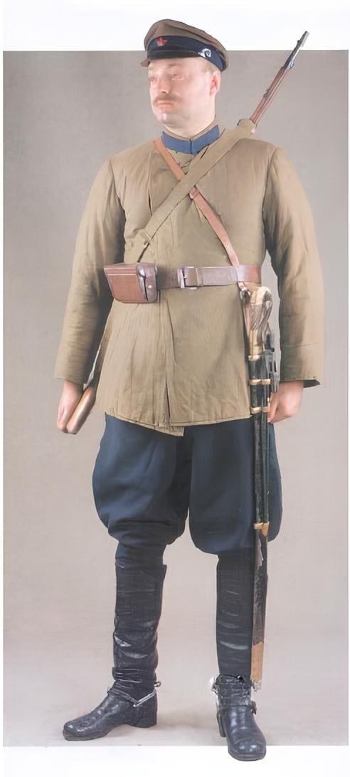 Soviet Army uniforms: Red Army cavalry soldier in Soviet uniform, RKKA mounted troops, 1930s