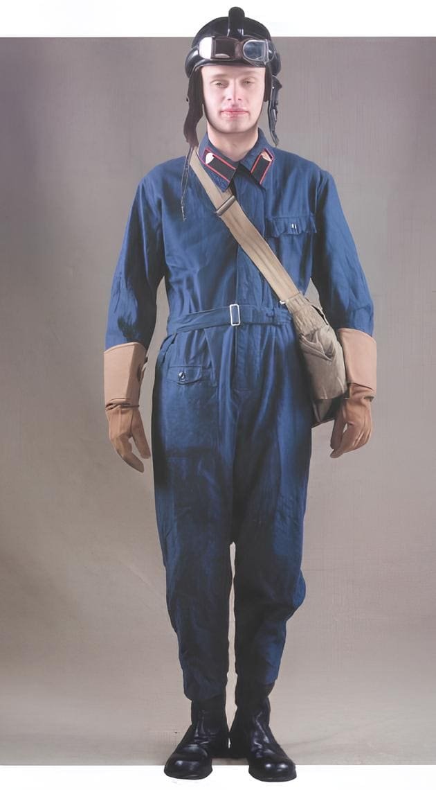 Soviet Army uniforms: Red Army soldier in summer coverall, armored troops RKKA uniform, 1935