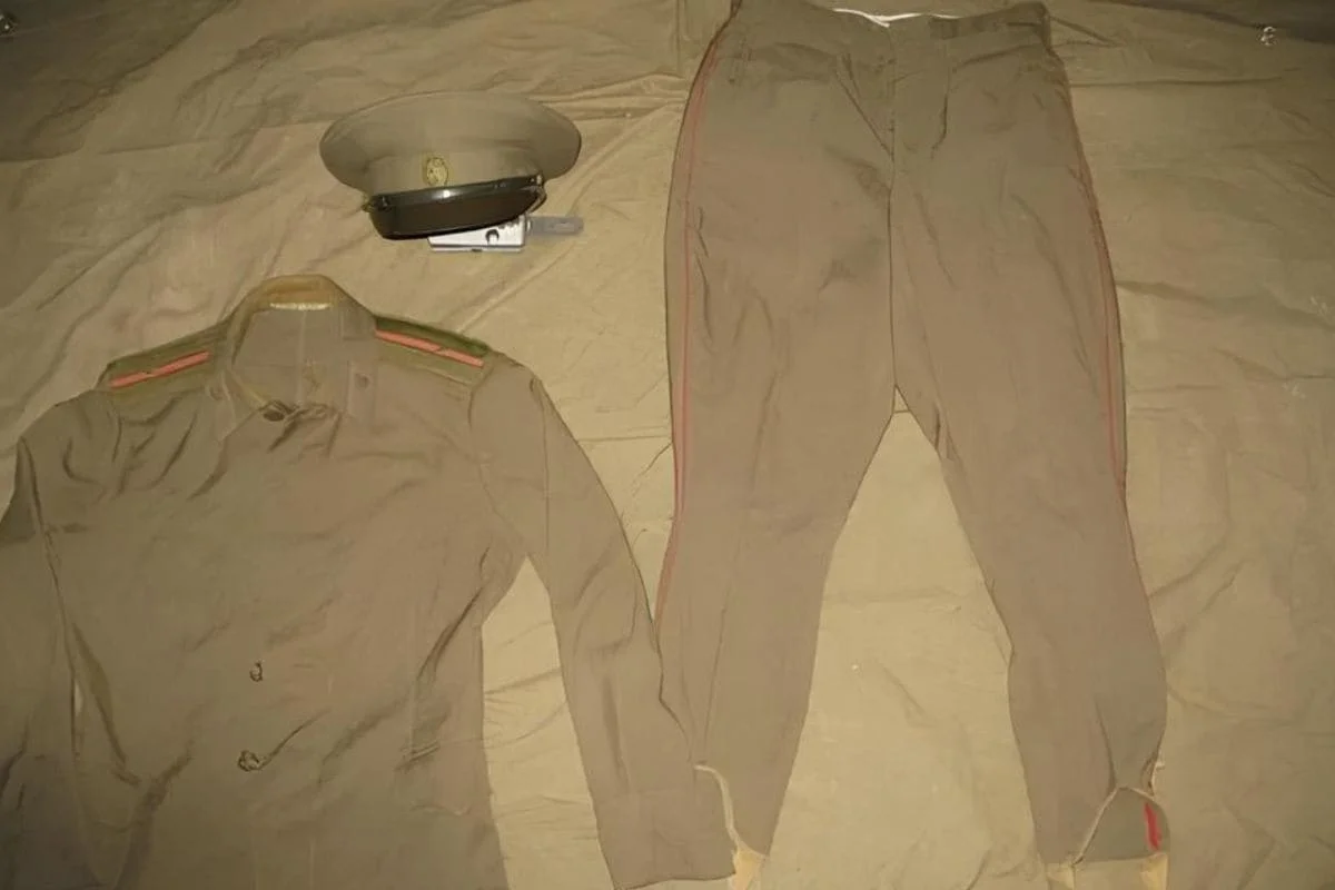 Soviet Army 1968 officer uniform set, jacket breeches visor cap USSR