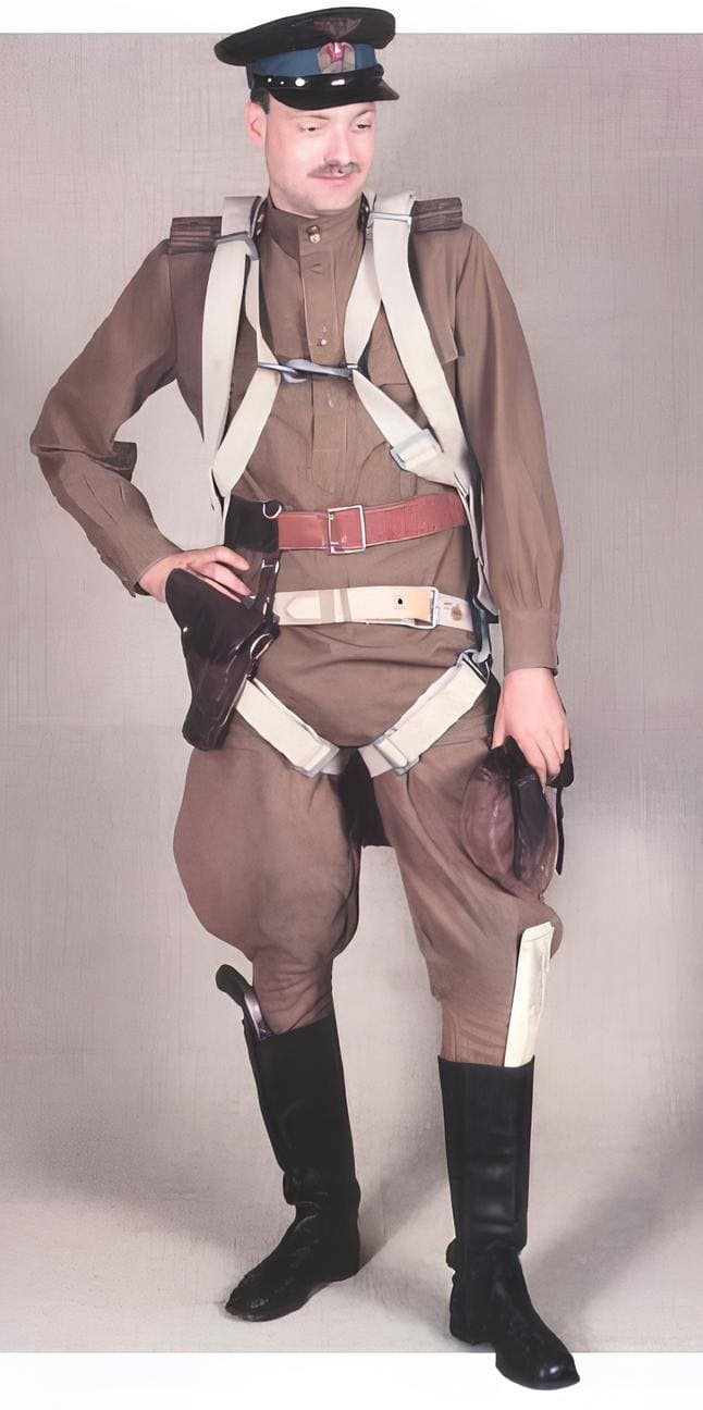 Soviet Air Force senior lieutenant uniform 1943–1945