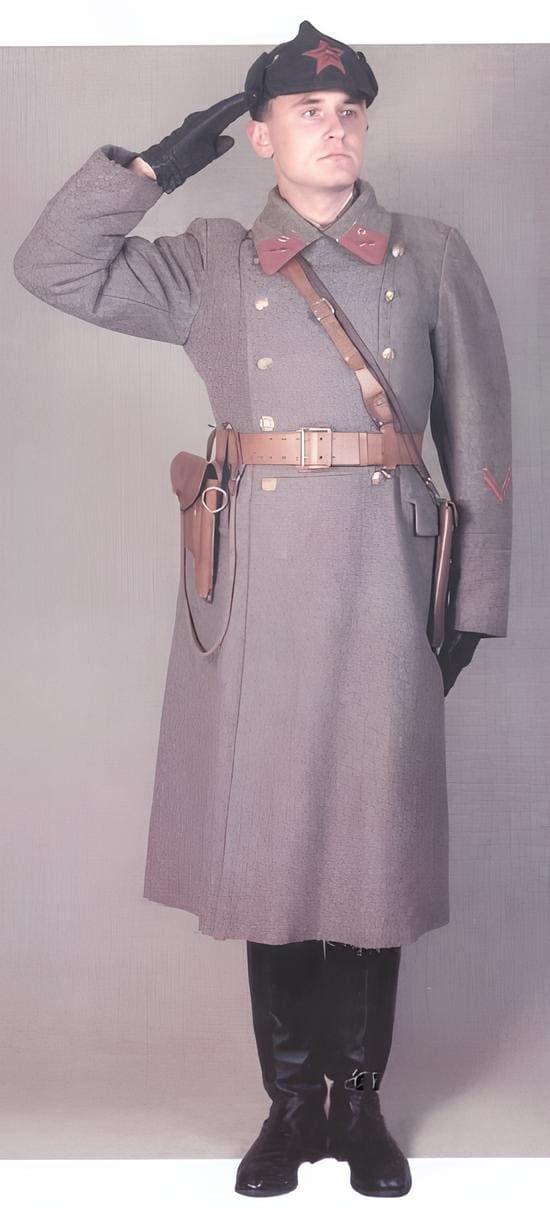 Soviet Red Army infantry lieutenant in field uniform, 1941