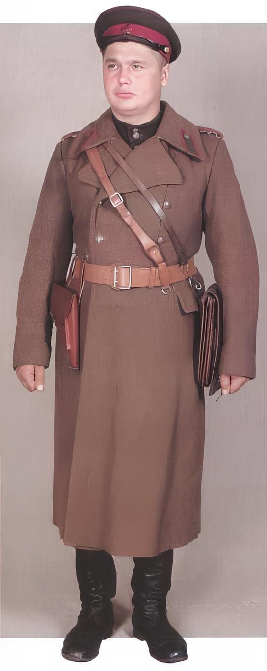 Soviet infantry lieutenant uniform 1943–1945