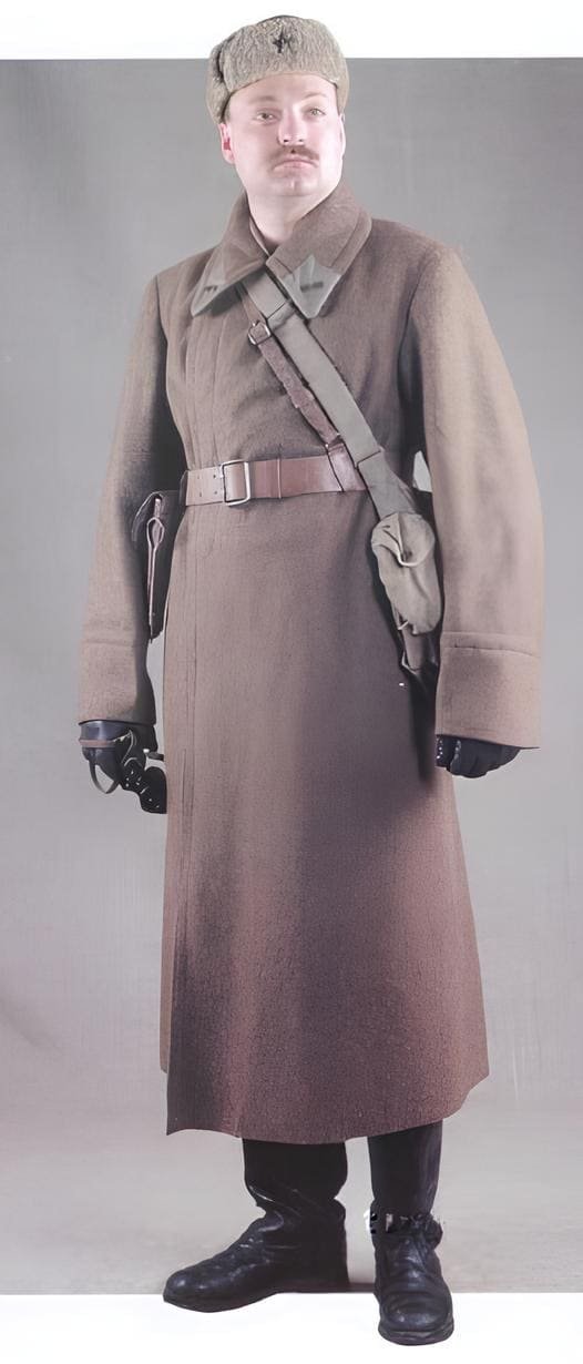 Soviet Army lieutenant in wartime field uniform, ground forces, 1941–1943