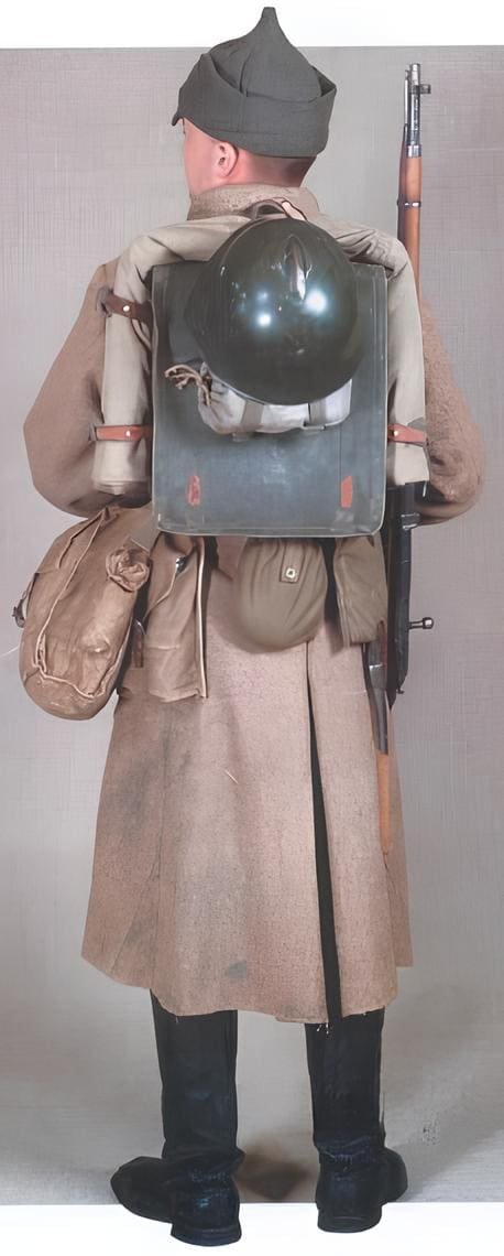 Soviet rifleman in winter field uniform with backpack, Red Army 1936–1941