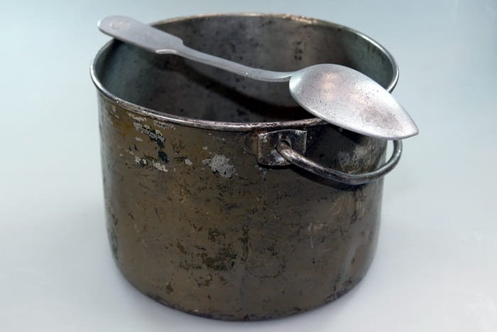 Round steel mess tin of the Red Army, Soviet military cookware, World War II