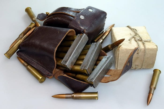 Soviet Red Army double ammunition pouch for Mosin rifle, 1937 pattern, with cartridges and stripper clips