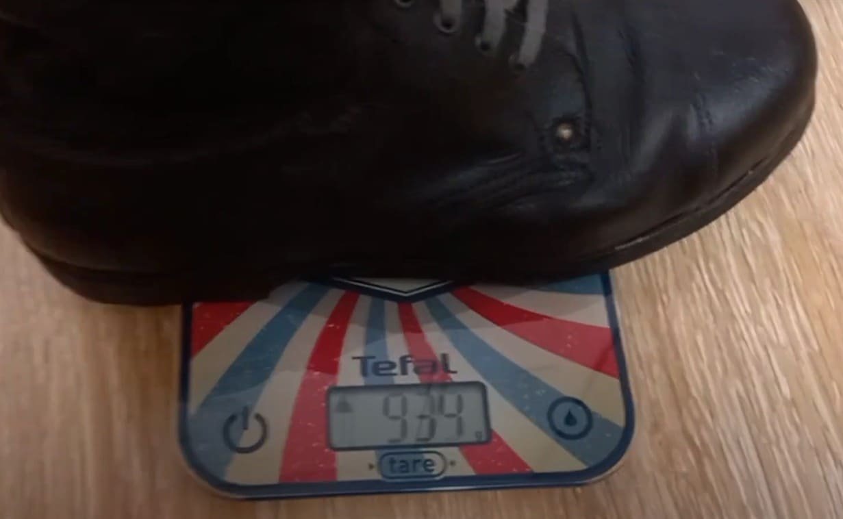 Soviet Afghan war combat boots M69 weight on scale