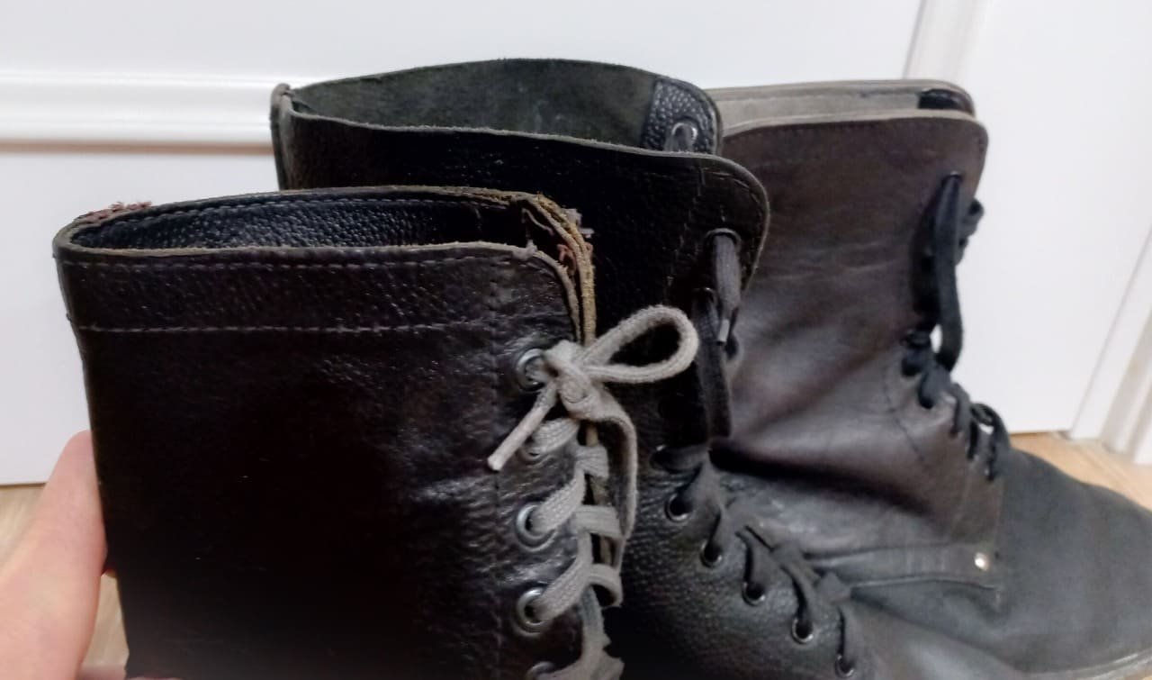 Upper leather and lacing comparison of Soviet army boots M69, M88 and lightweight combat boots