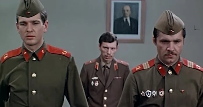 Soviet Army soldiers and officers during World War II showing new shoulder boards, medals placement, and simplified wartime uniform after the 1943 reform