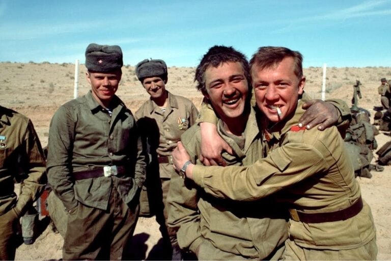 Soviet soldiers in Afghanistan during the 1980s wearing Afghanka field uniform