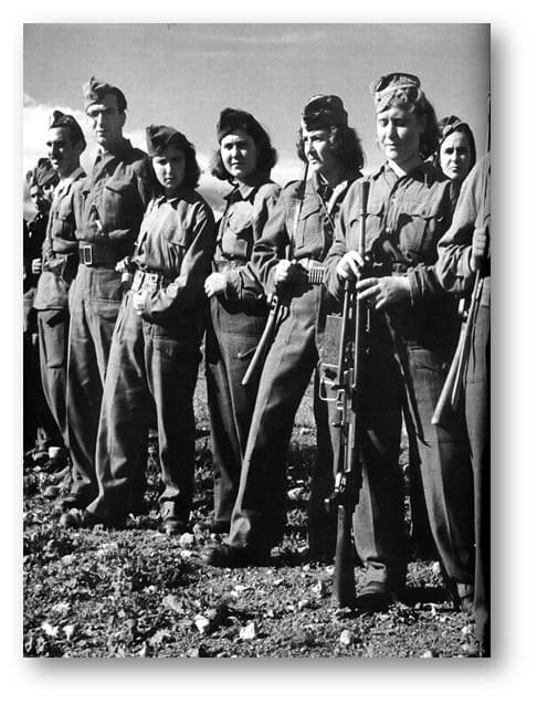 Soviet WW2 winter uniform: women soldiers in Red Army field uniforms under Supply Standard No. 1