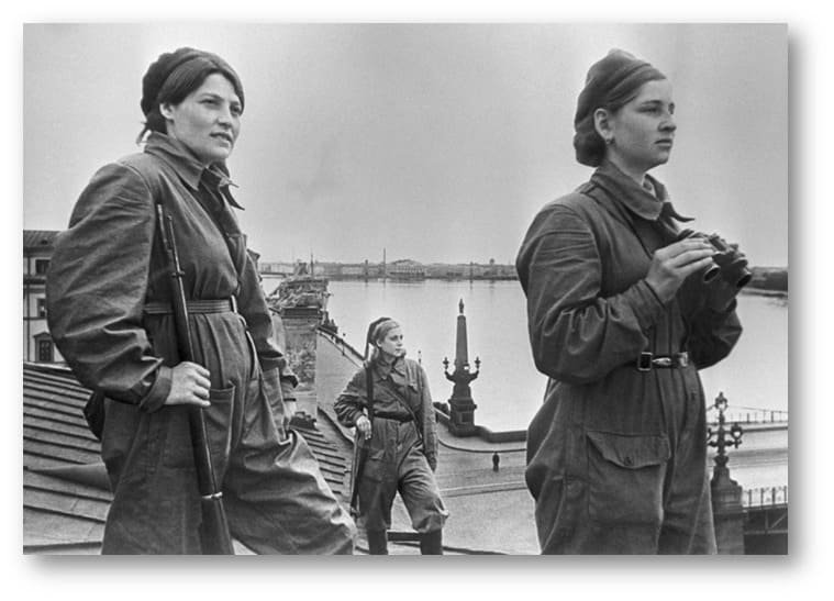 Red Army WW2 uniform photo: women serving in rear institutions under Supply Standard No. 2