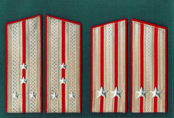 Soviet Army engineer rank parade shoulder boards captain engineer and lieutenant colonel engineer USSR 1969 regulation