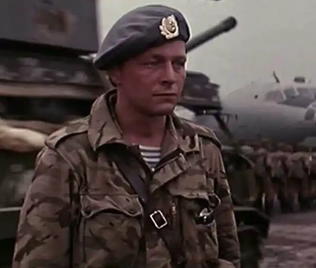 Soviet soldier wearing berezka camouflage uniform airborne troops USSR
