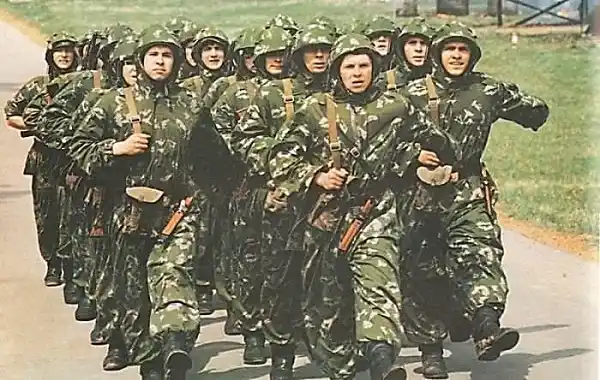 Soviet soldiers wearing berezka camouflage uniform during training USSR
