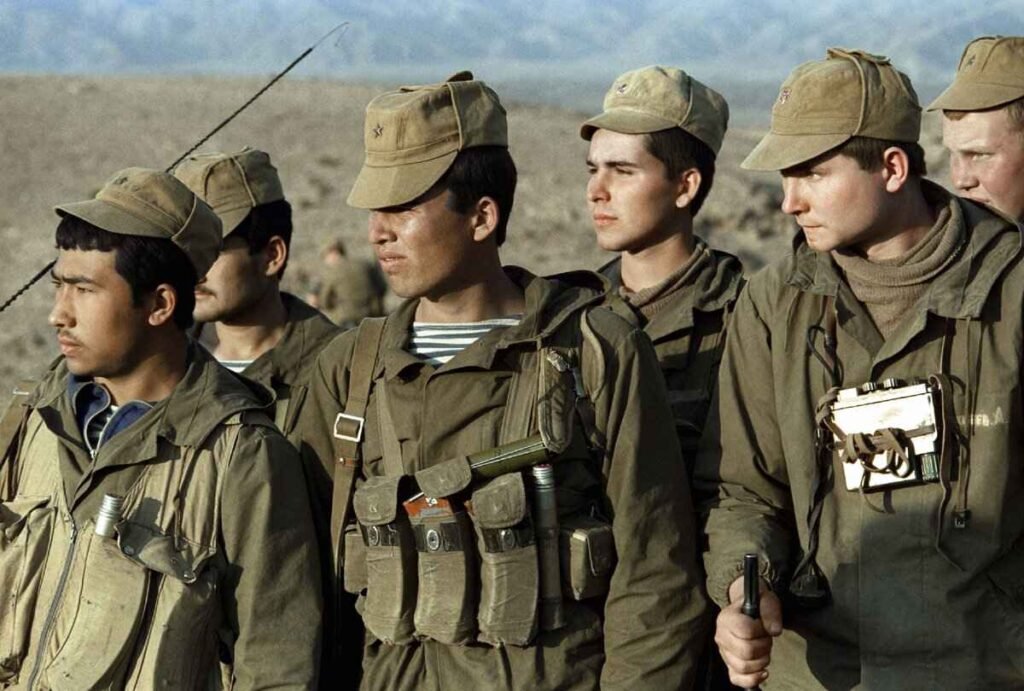 Soviet Spetsnaz soldiers wearing Gorka mountain suits during the Soviet-Afghan War.