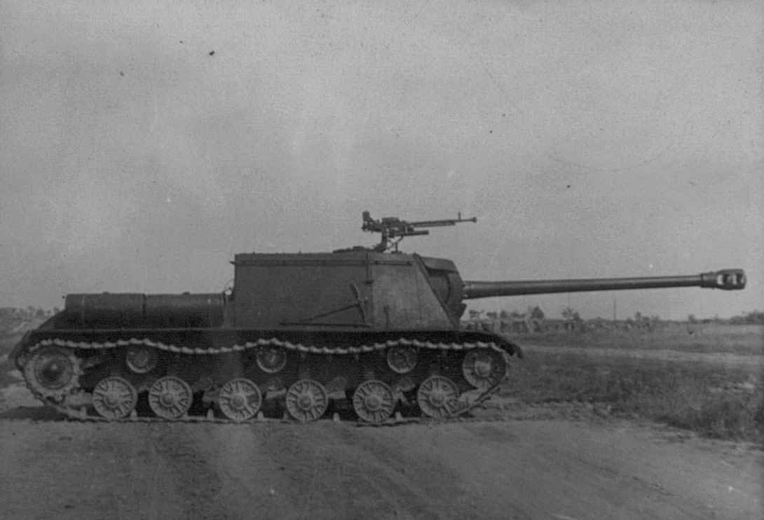 Soviet ISU-122 heavy self-propelled gun armed with 122 mm A-19 cannon