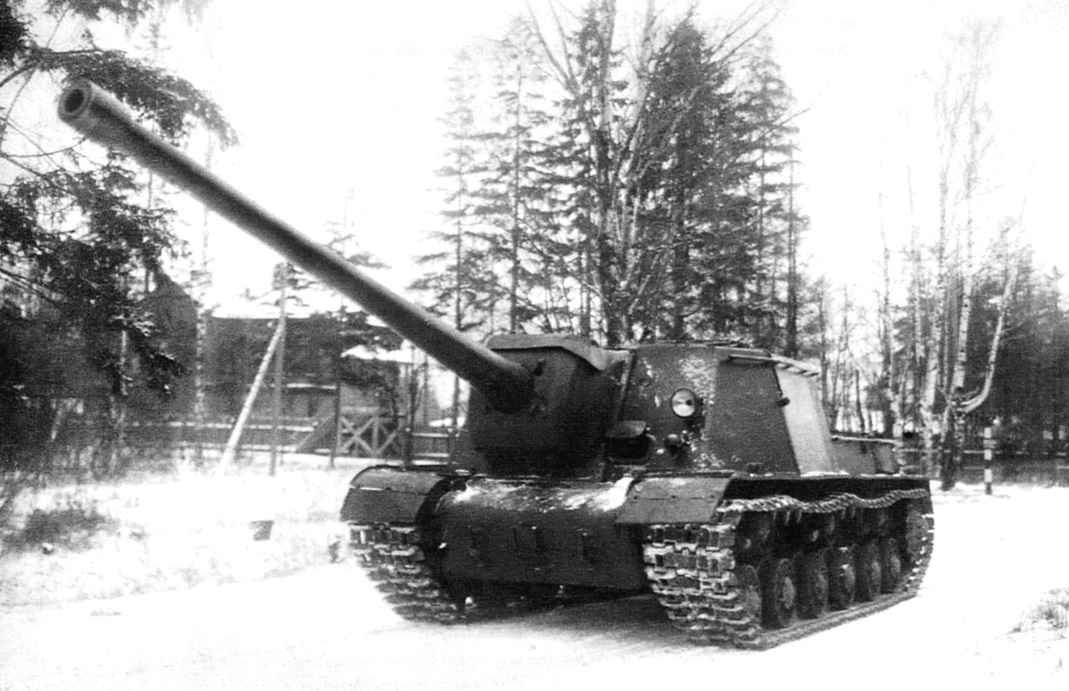Soviet ISU-130 experimental heavy self-propelled gun with 130 mm S-26 cannon