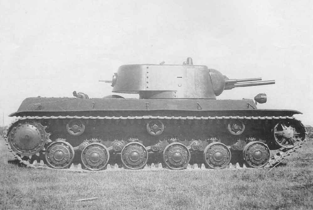 Soviet KV-1 heavy tank armed with 76 mm gun in 1941