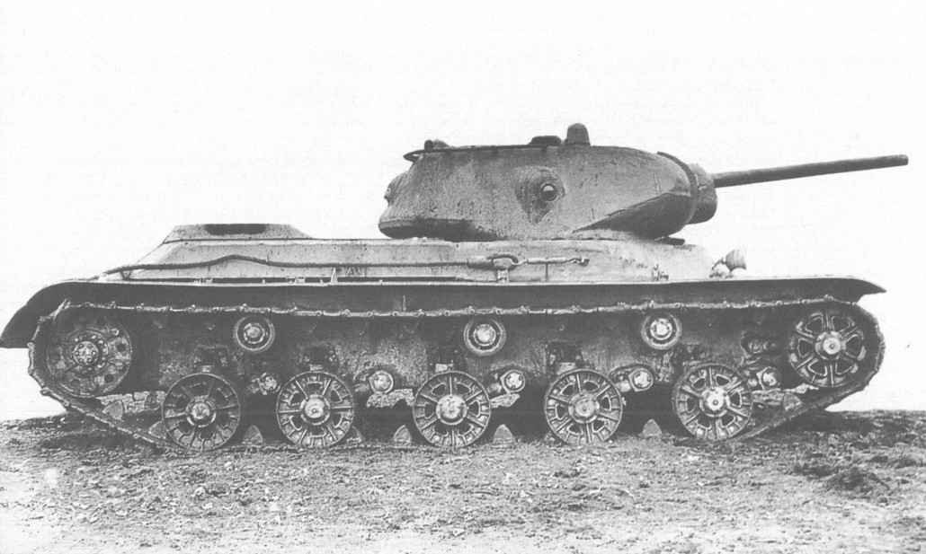 Soviet KV-13 experimental medium tank developed in 1942