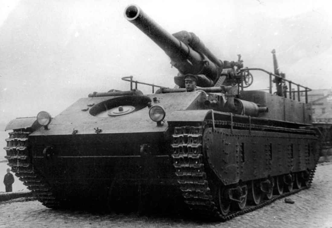Soviet SU-14 heavy self-propelled artillery gun with 203 mm B-4 howitzer