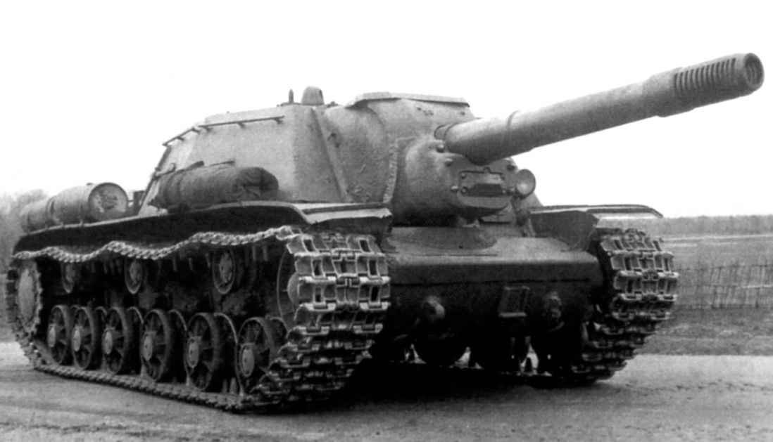 Soviet SU-152 heavy self-propelled artillery gun with 152 mm ML-20S