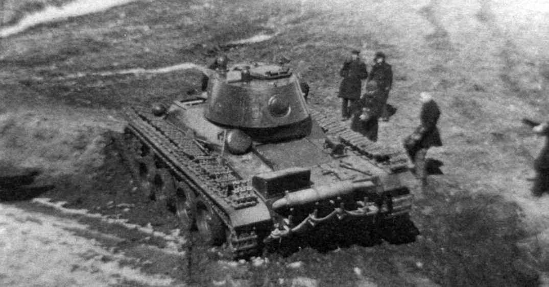Soviet T-25 STZ-25 experimental light wheeled-tracked tank-2