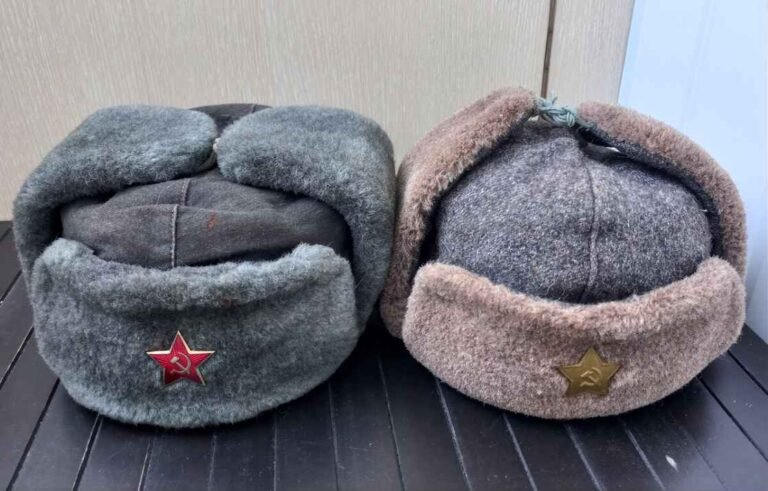 Comparison of a 1940s Soviet ushanka and a Bulgarian Army ushanka