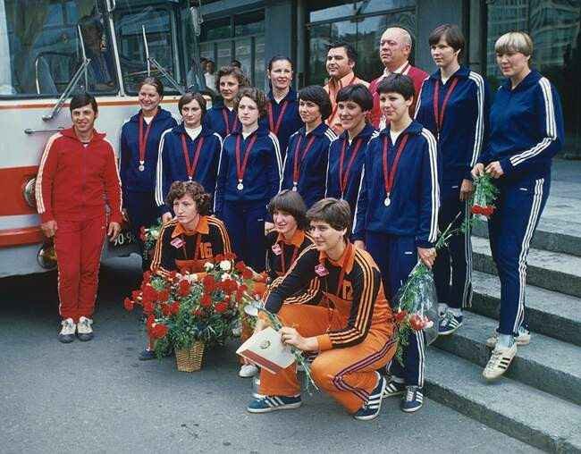 Kyiv Spartak women handball team in Soviet sportswear